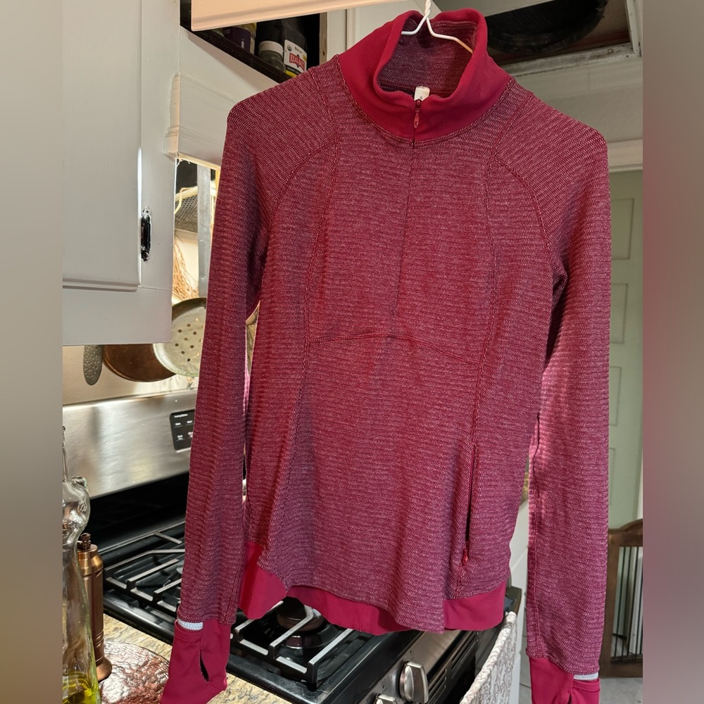 Lululemon top size 6